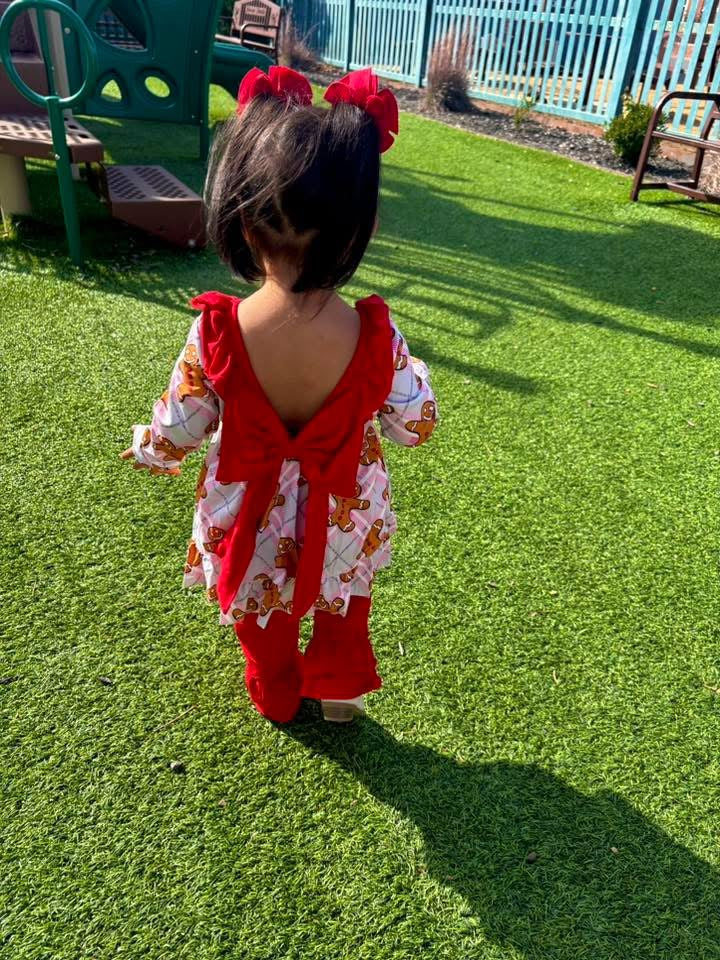 Red Gingerbread Ruffles