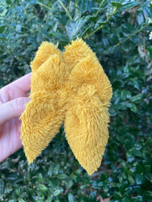 Sherpa-Mustard Cindy Lou Piggies