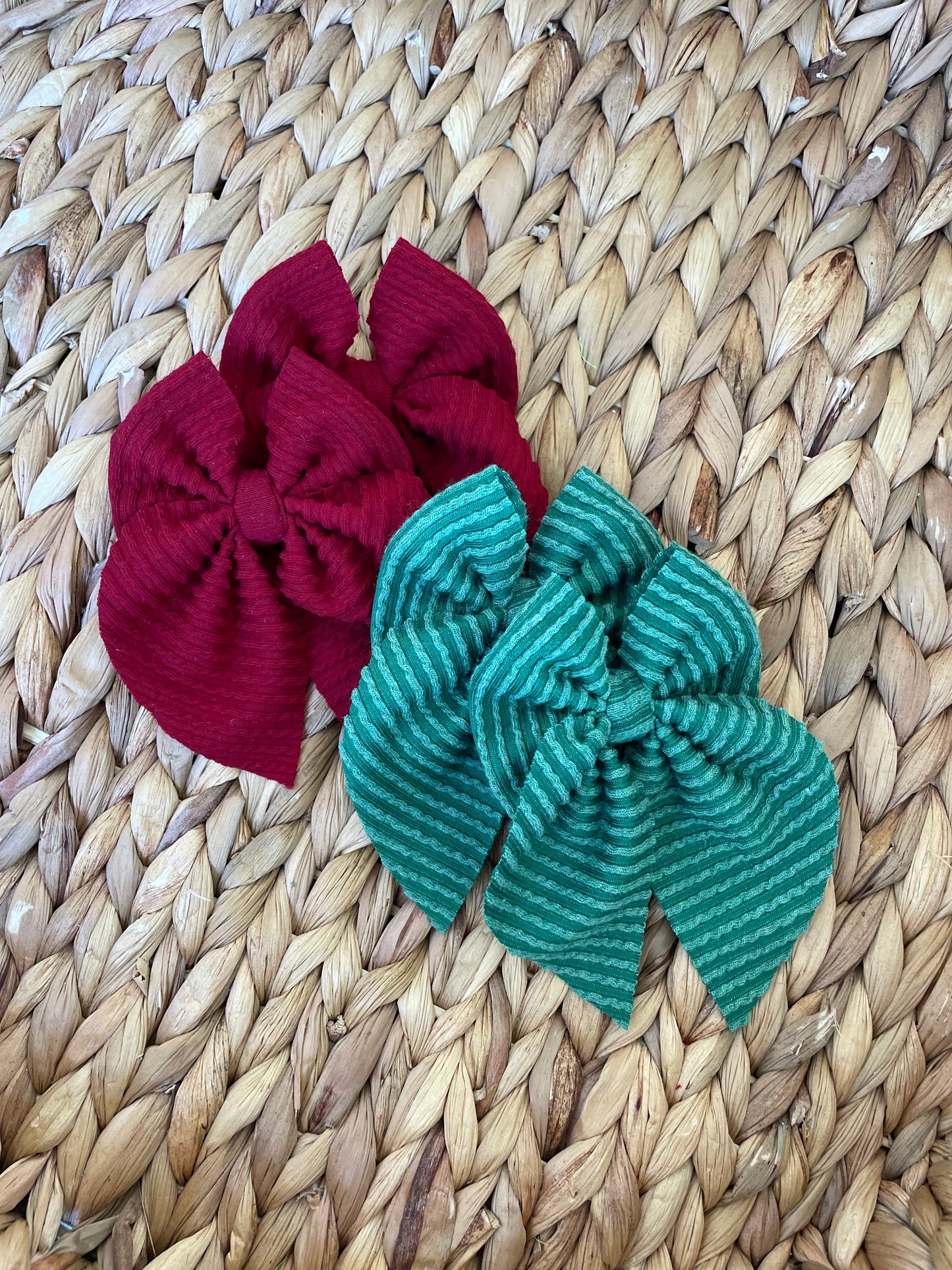 Waved Ribbed Bows